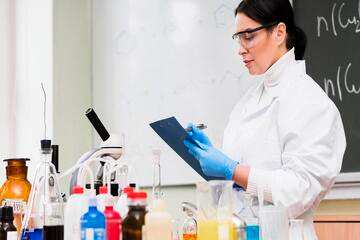 Normativas clave para productos químicos