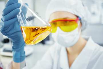 Por qué trabajar con productos químicos certificados